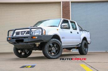 NISSAN NAVARA PODIUM SATIN BLACK